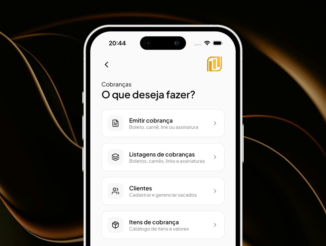 Empreendedor apresentando o app Exclusivo Bank