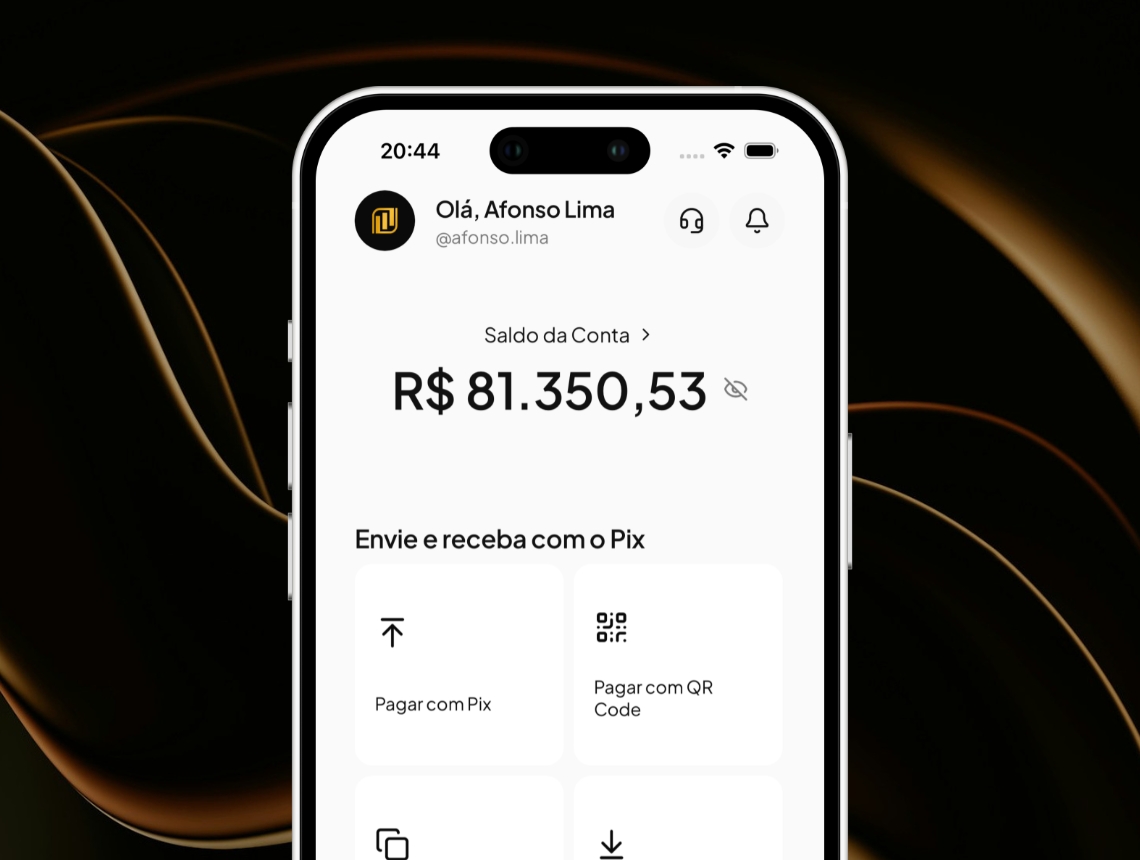 Cliente usando o app Exclusivo Bank no dia a dia